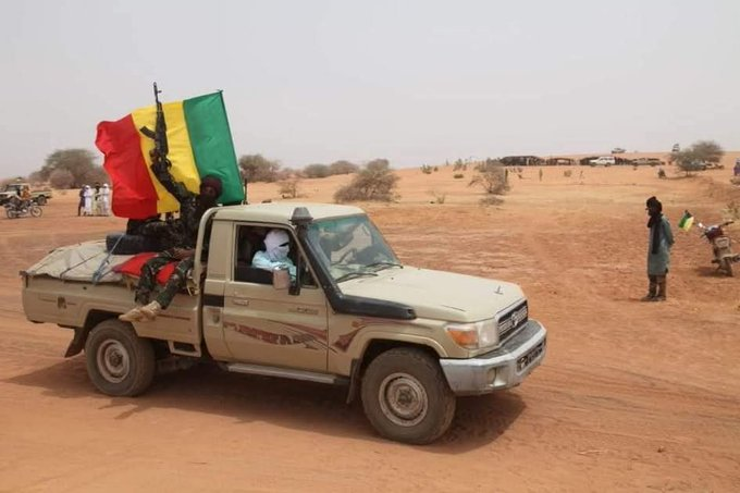 NPoFeedback's tweet image. Nos #frontières, au lieu d'être des #ponts qui nous unissent contre le #terrorisme, se sont érigées en #murs qui entravent notre action. Ce fléau ne concerne pas seulement le Sahel : il frappe du Moyen-Orient à l'Europe, de l'Afrique  jusqu'en Amérique. Face à cet ennemi commun,