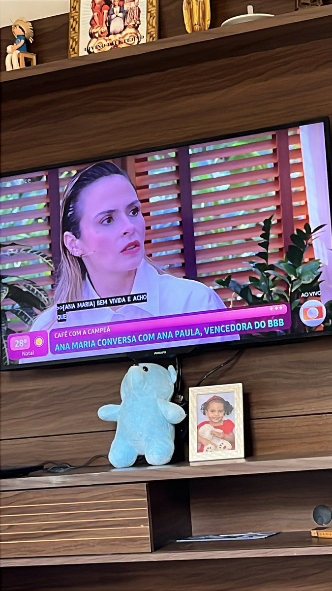 Assistindo minha campeã 
ANA PAULA NO MAIS VOCÊ