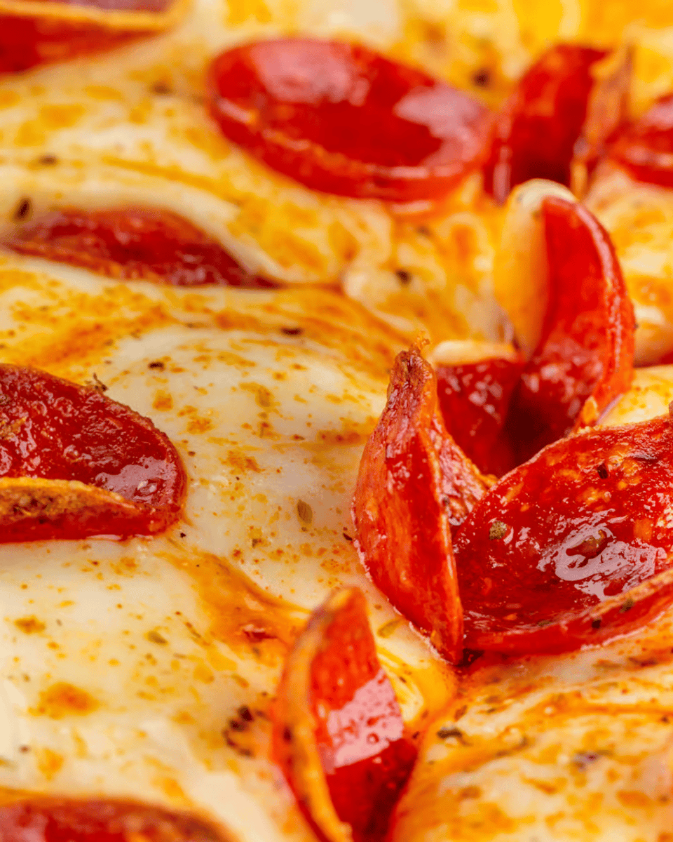 Gaslight_Pizza's tweet photo. Do you really love pepperoni? We made the Pepperoni Lover's Pizza just for you, with a generous helping of double pepperoni and double cheese. Think about that classic combination on our signature crust. Order one on your next visit! https://t.co/Vvw10SA9HL https://t.co/4k4F2c2UHT
