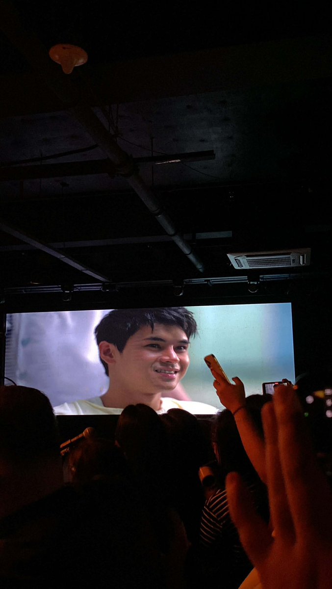 latestchika.com tweet media