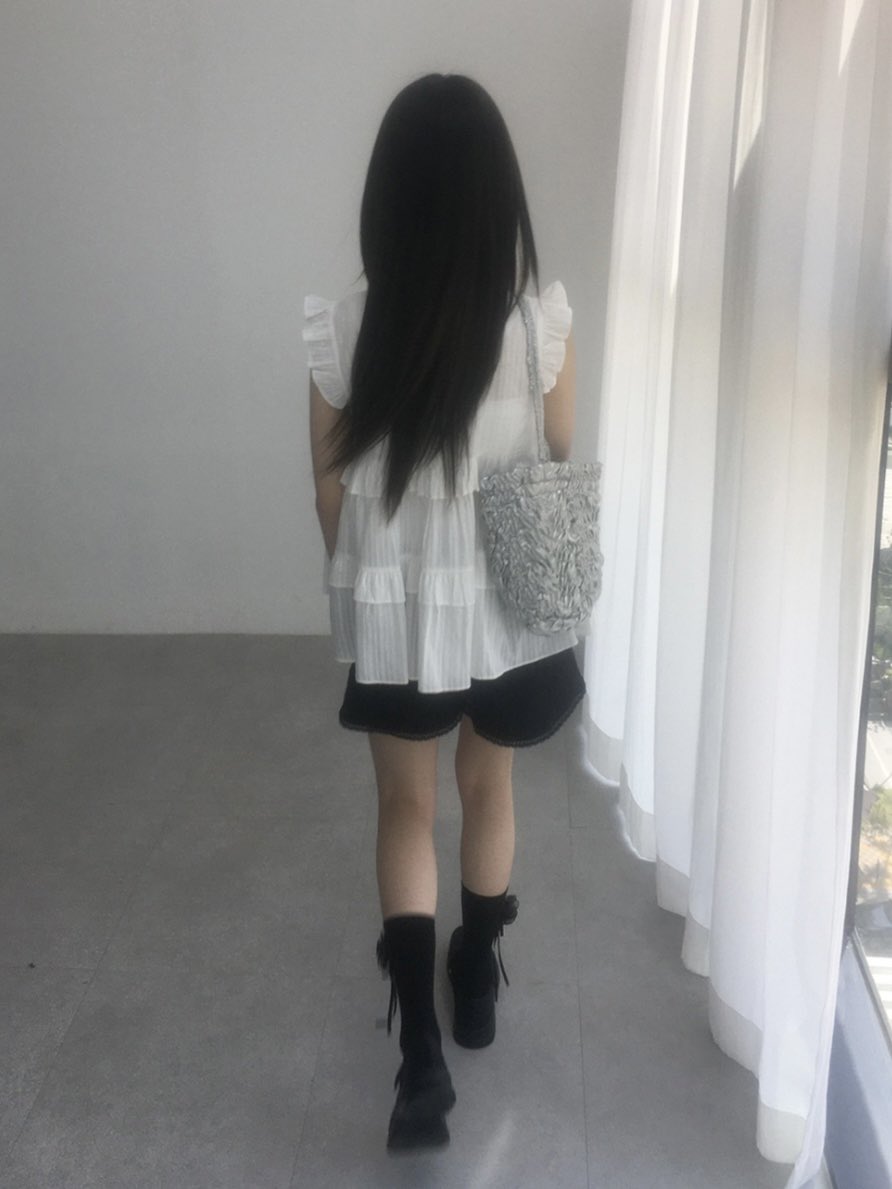 soreisord's tweet photo. 블라우스 나시라는 거 넘 알흠다움 https://t.co/Fi9sjCADqN