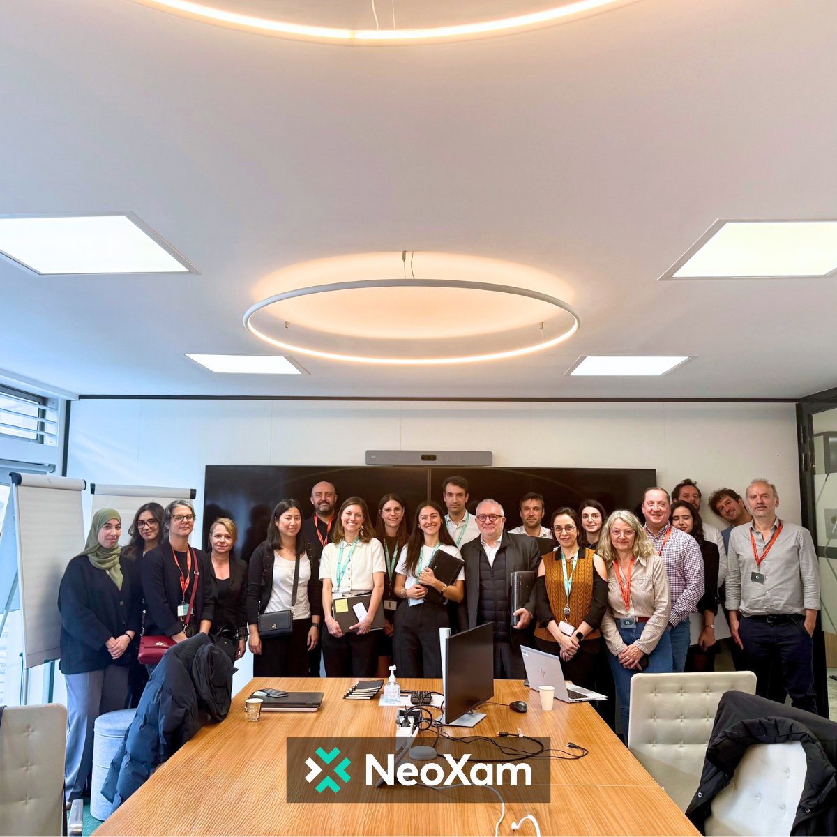 NeoXam tweet media