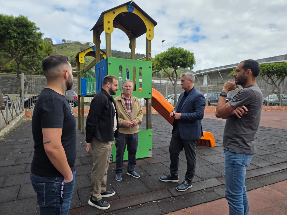 lalaguna_tv's tweet photo. La Laguna renueva el parque Tinguaro en La Verdellada 🌿
Más accesible, con nuevas zonas verdes, parque canino y área infantil renovada. #LaLaguna #Tinguaro #LaVerdellada #ObrasPublicas #ServiciosMunicipales #Parques #Canarias #Accesibilidad #ParqueCanino https://t.co/vvVlkEPD6s https://t.co/beXTU1pHmF