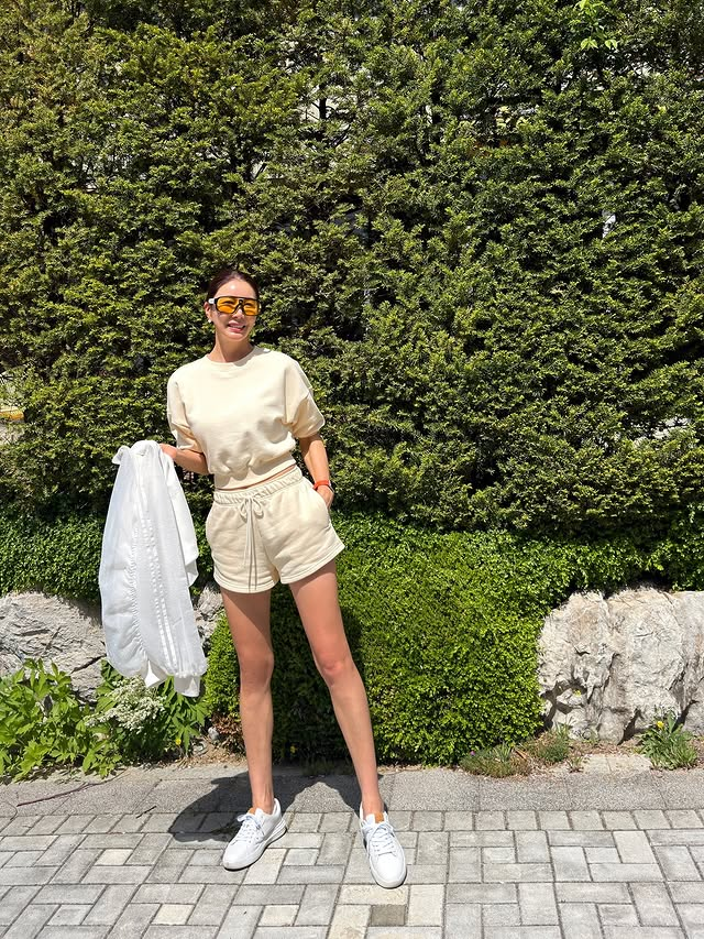 Jennalifegirl's tweet image. Today is Earth Day, a day of shared celebration. We didn't inherit Earth from our ancestors; we borrowed it from our children. Every tree, every drop of water, every patch of blue sky is calling on us to take action#EarthDay #ProtectTheEarth #EnvironmentalAction #GreenLivingToday