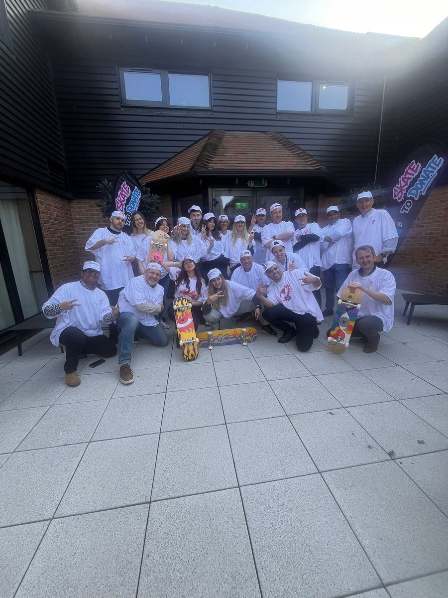 teambuilding_co's tweet image. Proof that getting a group of adults together to build skateboards turns into pure chaos (in the best way) 🛹
Big smiles, a bit of healthy competition, and a lot of pride in what everyone created.
#TeamBuilding #SkateToDonate #CorporateEvents #TeamSpirit #WorkplaceCulture