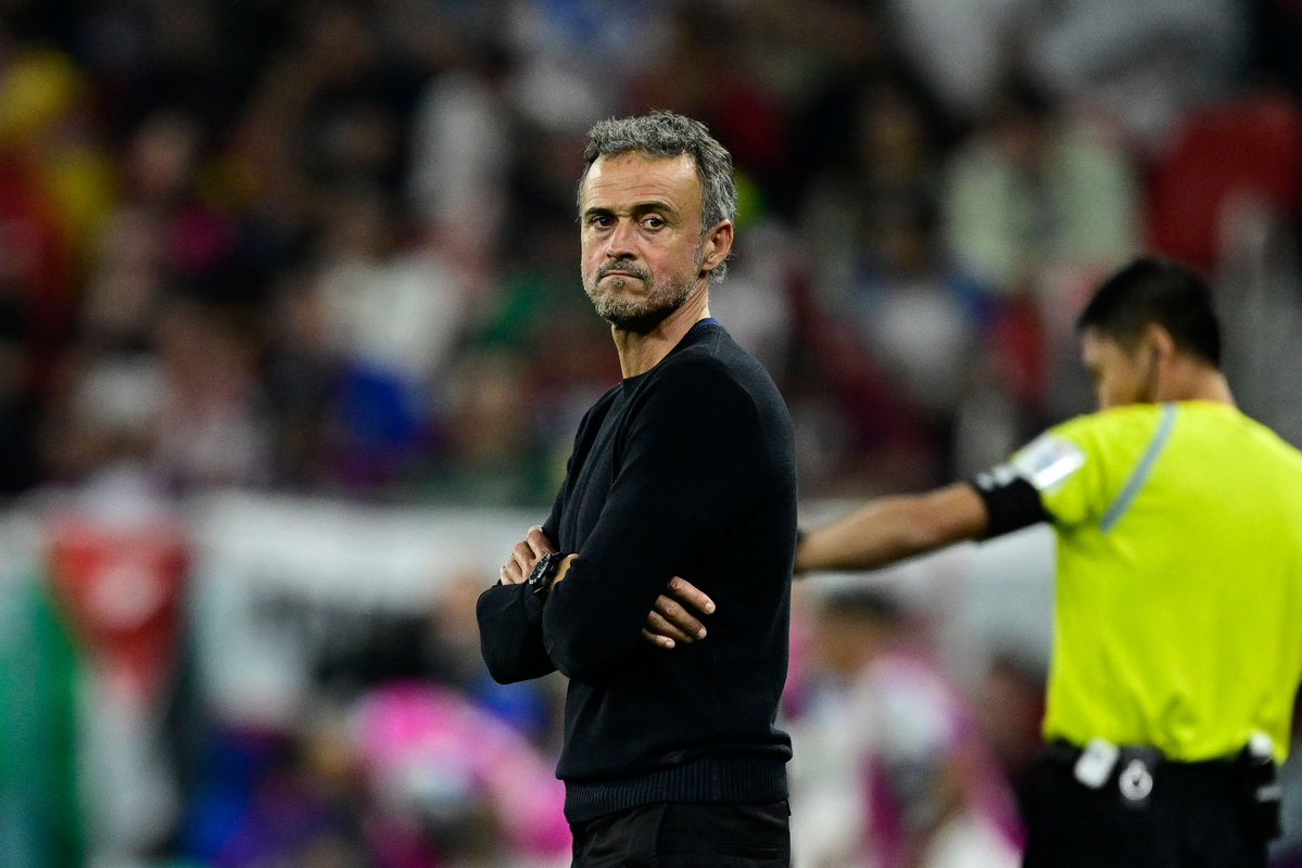 Base on available players during the transition saga, this would have been Chelsea first 11 if we are still under Abrahamovic
                           Raya
Hakimi    Guehi    Gvardiol    Cucurella

Dembele   Szoboszlai  Caicedo   Kvara

             Osimhen     Kane

Gaffer👇