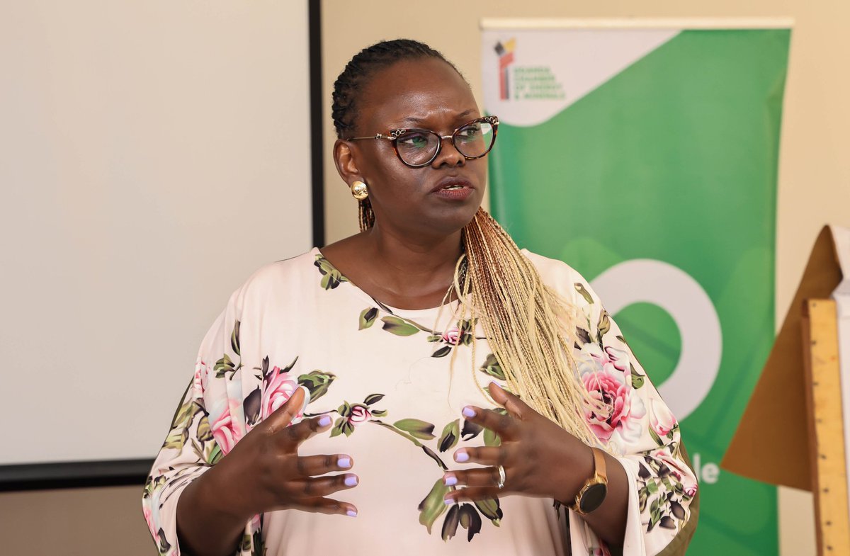 UgandaChamber's tweet image. #TENT Yesterday was 🚨Day 1 in Busia under the Training, Equipping &amp;amp; Nurturing to Thrive (TENT) Grant Initiative @EUinUG @giz_uganda @MEMD_Uganda @mtic_uganda

The Ministry of Energy and Mineral Development’s Eastern Region Inspector of Mines, Mr. Robert Mufuta, highlighted