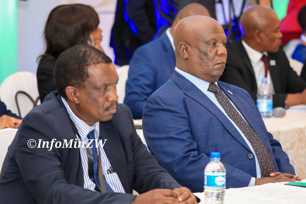 InfoMinZW's tweet image. Their Excellencies the Presidents have joined delegates and invited guests ahead of the Signing Ceremony of the Bilateral Agreements between Botswana and Zimbabwe.
#Zimbabwe 
#Botswana