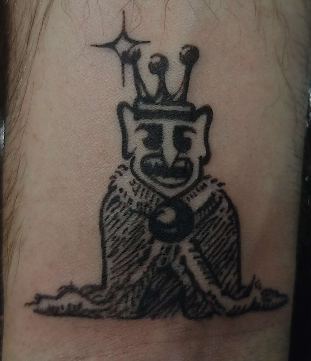 Kajouuuu's tweet photo. Hello, je viens un peu faire de pub pour ma fiancée Marie pour ceux qui la connaisse savent à quel point c'est une personne extraordinaire et talentueuse. En ce moment, elle est tatoueuse au salon VEAN TATOO sur MTP et j'aimerais lui donner de la force en montrant son travail 1/2 https://t.co/Ct36ihYkxH