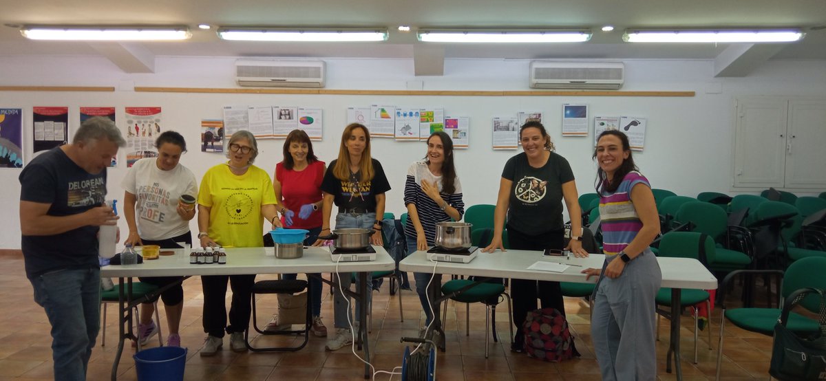 DeRhuam's tweet photo. Ayer hicimos un taller de plagas y remedios para los docentes de Móstoles. Gracias por el esfuerzo! 
#huertosdelaRhuam 
#huertosescolares 
#huertosagroecologicos 
@sistemasmedioambientales 
@ayto_mostoles 
@mostoleseducacionambiental https://t.co/RIKchjB8rv
