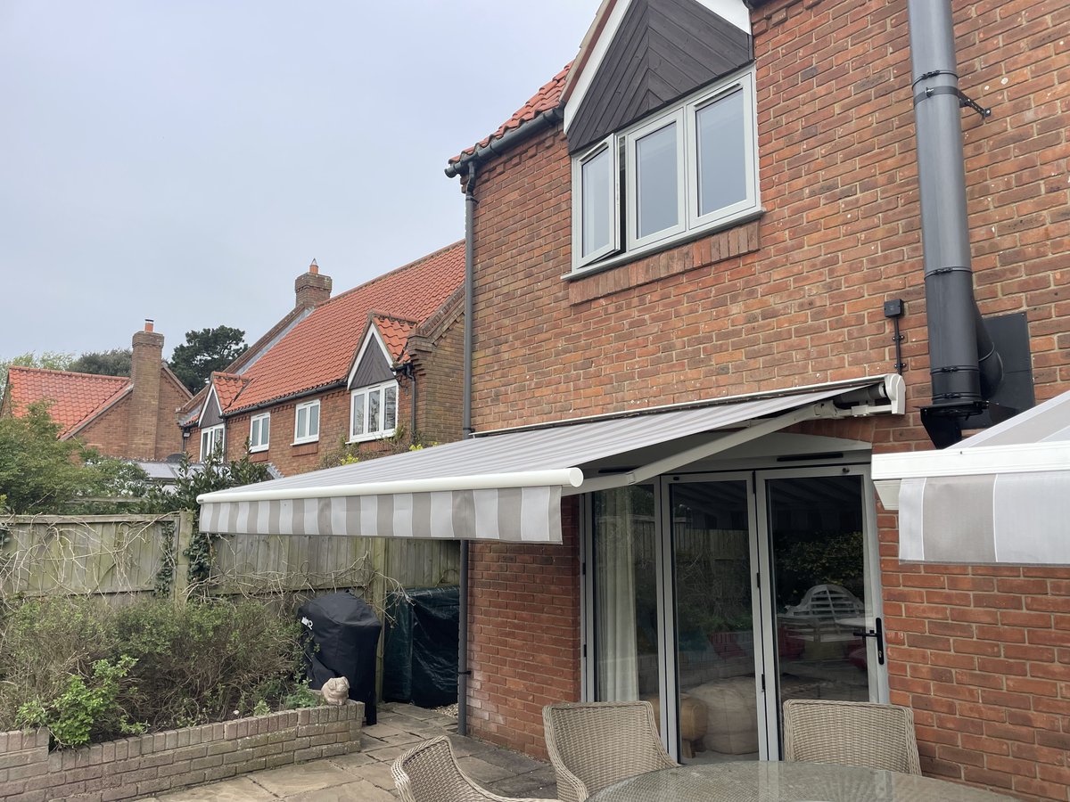 CooksBlinds's tweet image. Transform your garden with a made to measure awning from Cooks, ideal for relaxing, entertaining &amp;amp; staying cool in the shade.
Get a FREE handset &amp;amp; wind sensor (worth £299) when you order a Cassita or Smaila awning! Ends 30.4.26
✨
#Awning #GardenIdeas #HomeImprovements #Garden