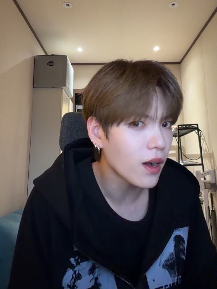 꺄 머리도 다듬고 베그찍고 오셧대요 ㅎㅎ🫶🥰