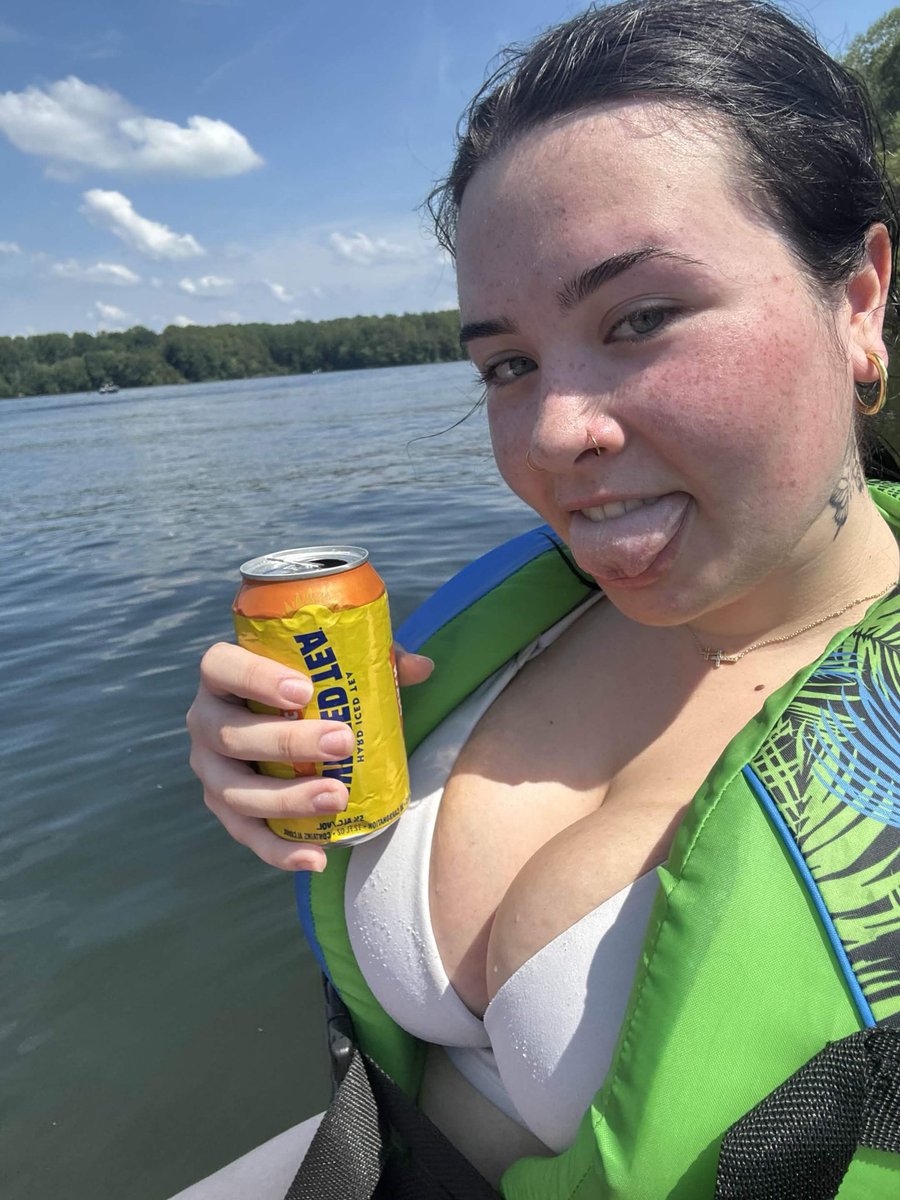 Dumfbuck tweet media