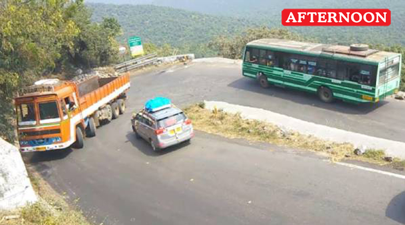 Afternooncbe's tweet image. Heavy vehicles banned on Thimbam ghat road for three days
Read more: afternoonnews.in/article/heavy-…
#digitalnews #NewsOnline #LocalNews #TamilNews #TNNews #epaper #facebooknews #instanews #afternoonnews
#HeavyVehicles #banned #thimbamghatroad #erodenews
