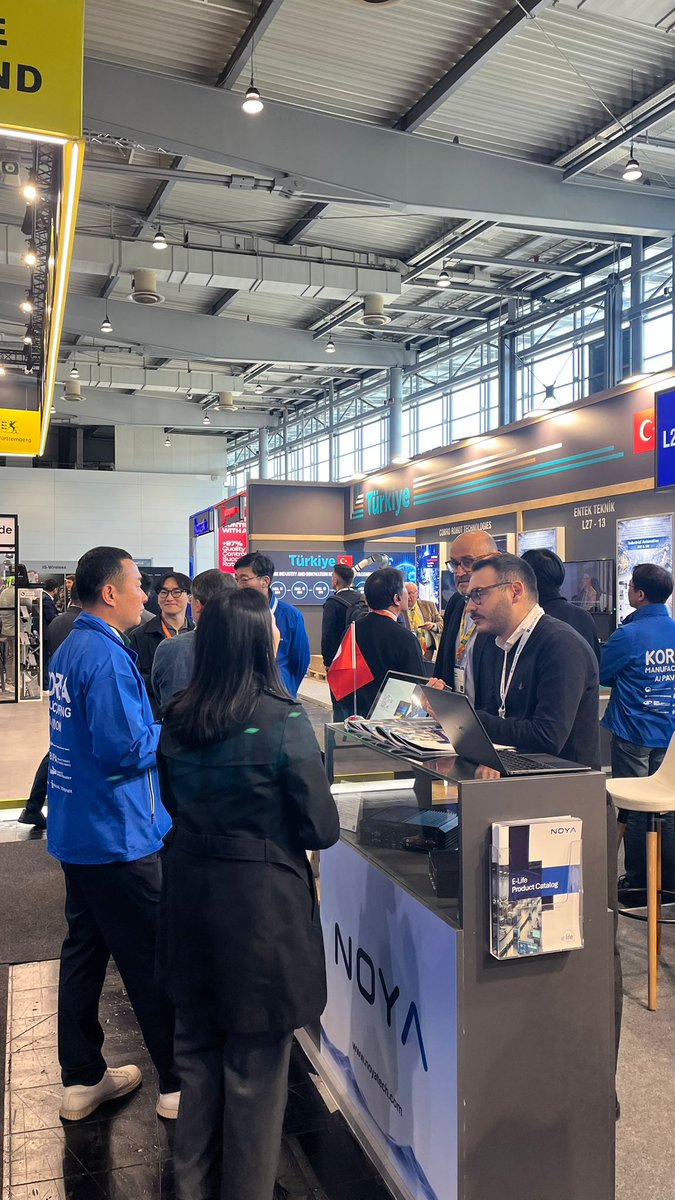 noya_tech's tweet photo. Dünyanın en prestijli sanayi fuarlarından HANNOVER MESSE 2026'da, standımızda çok değerli konuklarımızı ağırlamaya devam ediyoruz. Bugün Güney Kore heyeti standımızı ziyaret ederek endüstriyel çözüm ailemizi yakından inceledi.

📍 Hall 14, L27-9'da sizleri bekliyoruz. https://t.co/oClHLUeQCw
