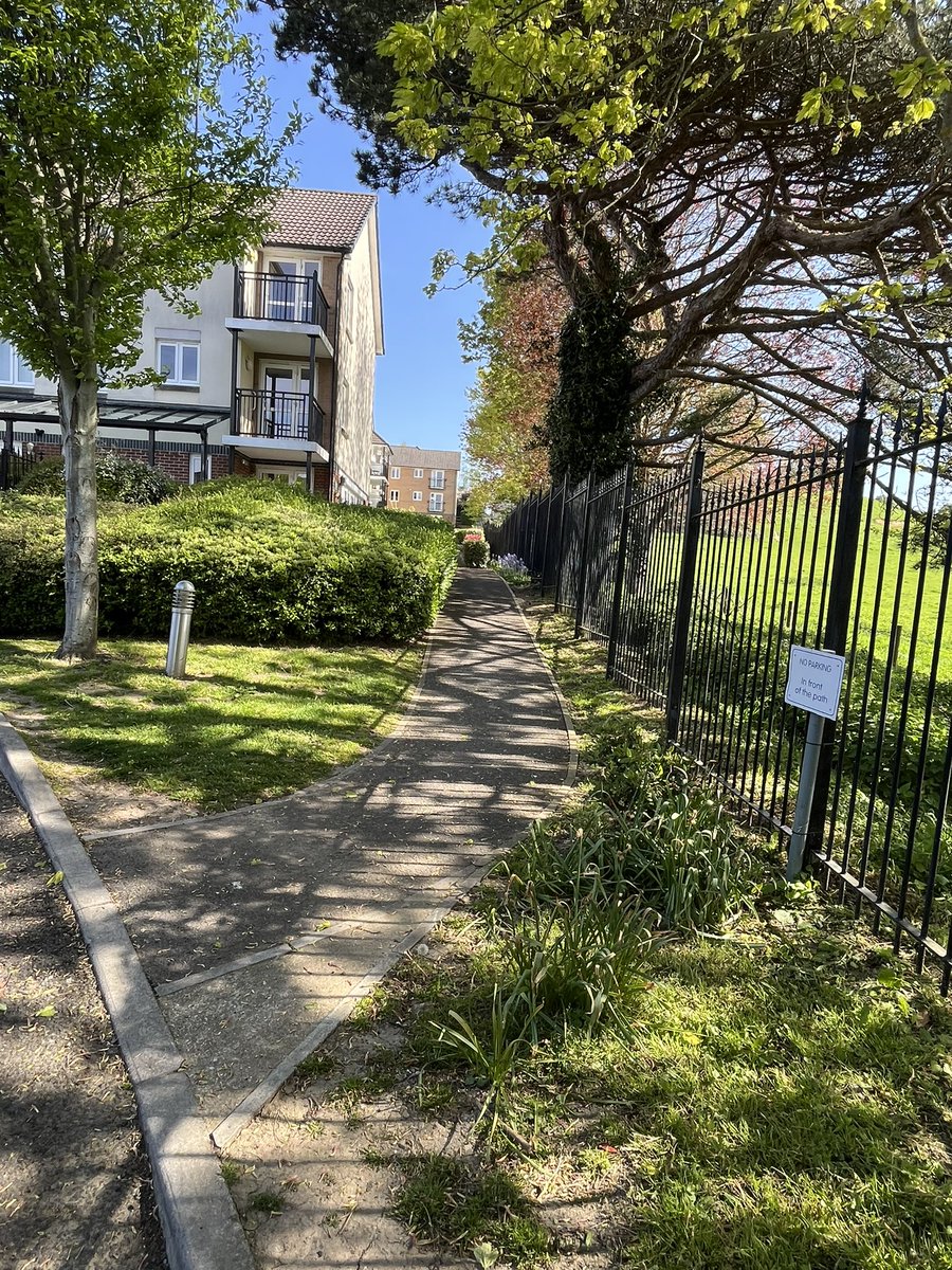 BigRedMovers's tweet image. Beautiful day for a very long uphill walk in Yeoville #removals #storage #nottingham #newark #mansfield