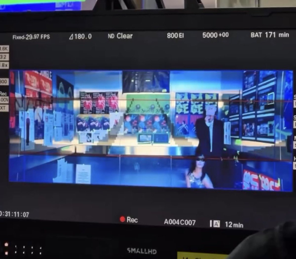 무대 장치에 가려지는 거 다 계산해서 찍은 거구나