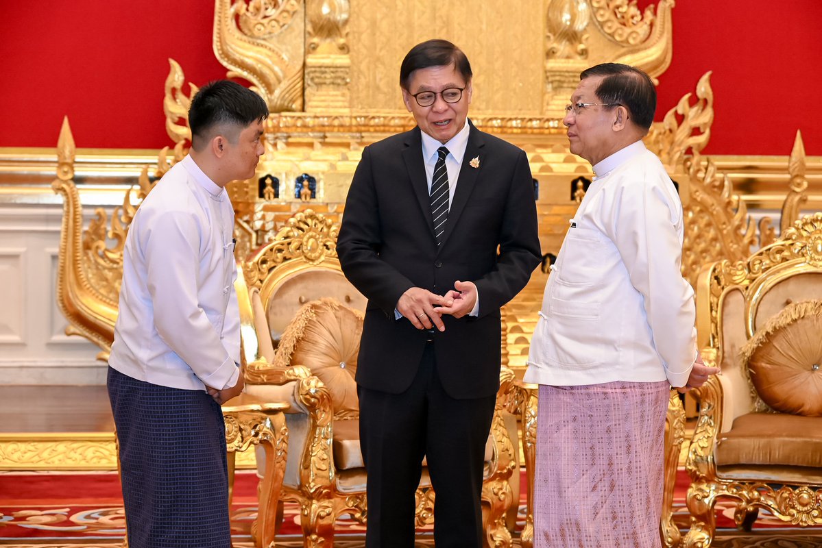 MayWongST's tweet image. #Thailand is the 1st @ASEAN member state to send such a high level cabinet minister in DPM &amp;amp; Foreign Minister @SihasakPh to meet #Myanmar President Min Aung Hlaing since the latter assumed his post April 10. A key aim by Mr Sihasak is to help reintegrate Myanmar into #ASEAN