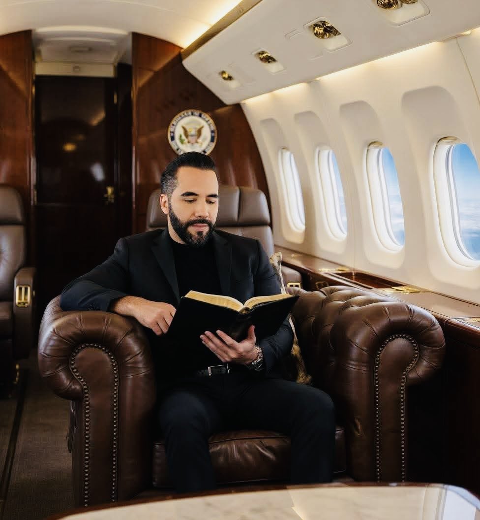 Nayib Bukele. el mejor presidente 😎