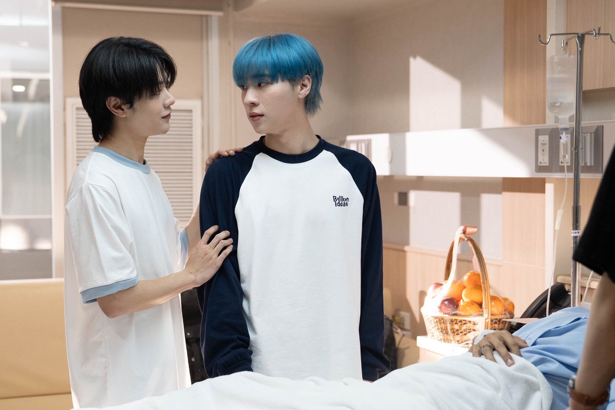 Hello Asian tweet media