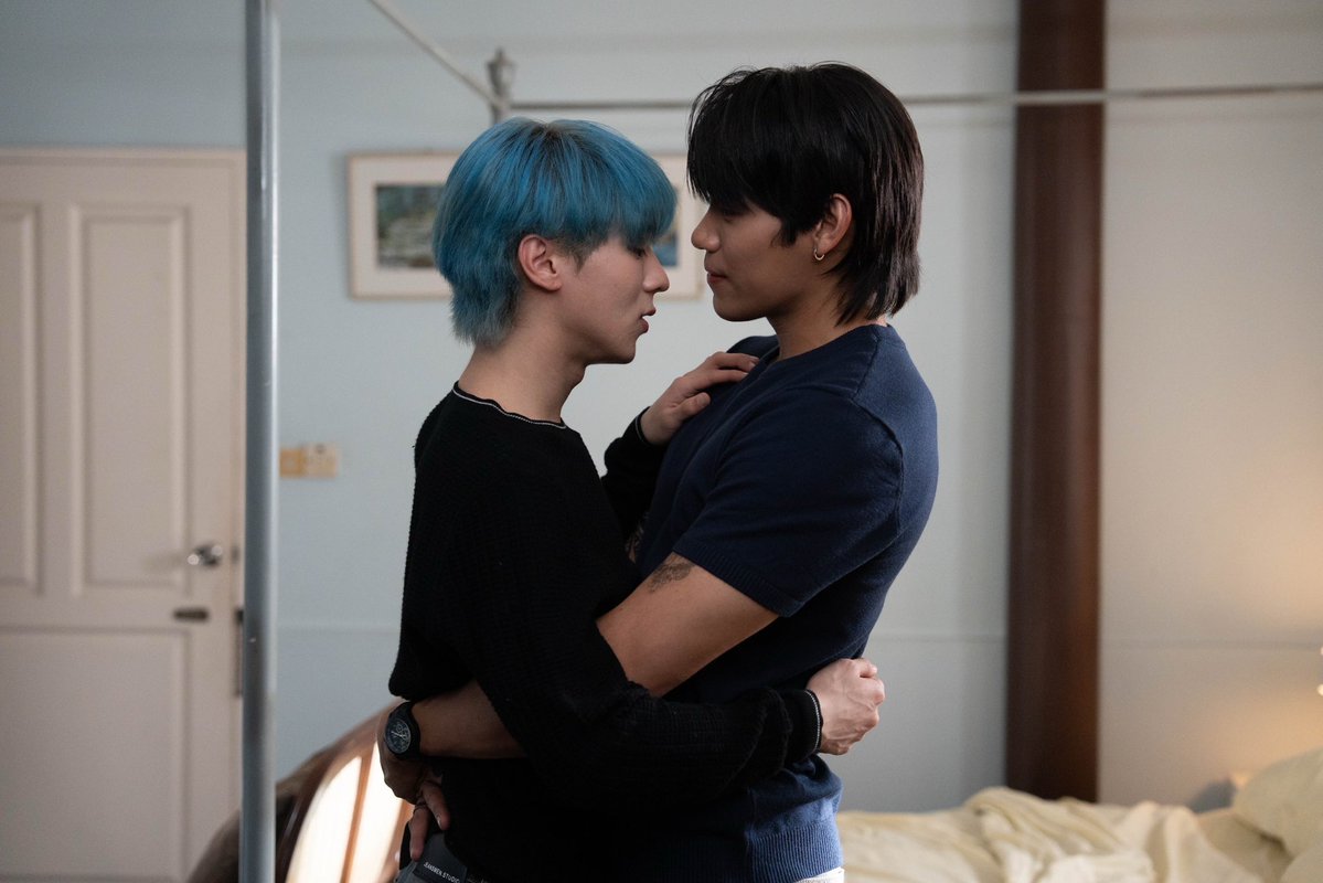 Hello Asian tweet media