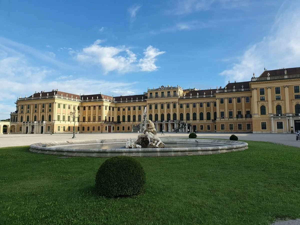 RJonTourUK's tweet image. Vienna is a fantastic city to visit as there’s lots to experience.  Find out what we enjoyed over multiple visits, next visit is for a big concert. 

rjontour.com/places-to-visi… #Vienna #Austria #travel