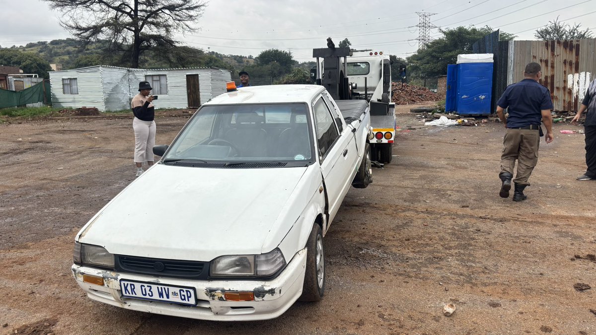 Flora Monama tweet media