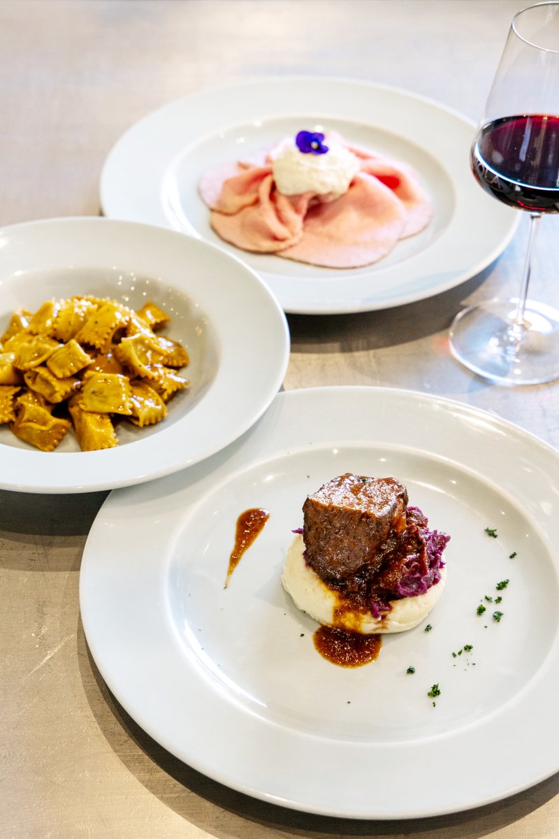 -`📣 4月23日（木）発売！
❝地球の歩き方　イタリア❞
イタリア全土の魅力がこの一冊に！
最新トピックスはもちろんのこと
お得に旅する節約術までアップデート✨
2025年12月には、イタリア料理が
無形文化遺産に登録されました🍴
その奥深い食文化にも注目です🍝