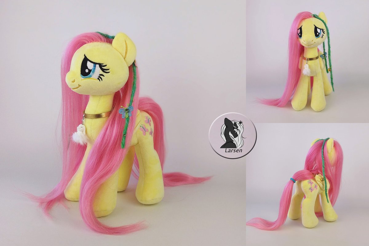 Fluttershy with combed hair hasn't found a new home on the market, so I hope she'll have more luck here^^

Size 34 cm/13 inches 
She has a magnet in her mouth for sweets, as well as a set of hair accessories. 

#fluttershy #mlp #plushies