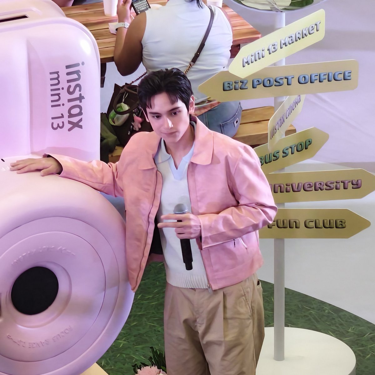 heathssian's tweet photo. he looks so good

CLIP THAT HEATHxINSTAX
#MnGWithMoymoy https://t.co/HcOtbPXOBk