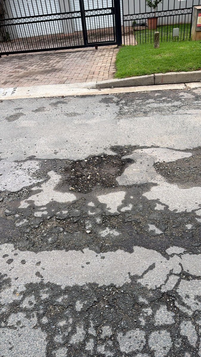CarrollClinton's tweet photo. @MyJRA Is this the way potholes are now fixed? These were repaired yesterday in Hardekool street in Sundowner. Not 24hrs later they falling apart. https://t.co/scZnEhl4Tj