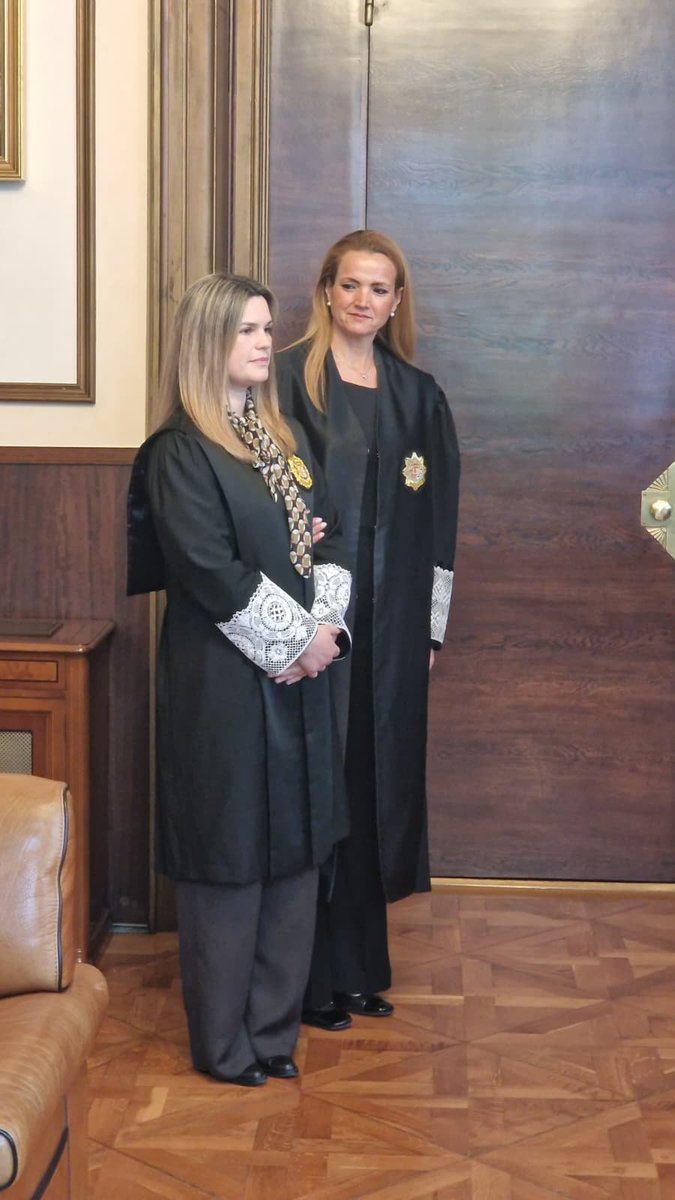 tsj_cat's tweet image. La ja #magistrada Carlota Petit ha estat apadrinada per la #magistrada Sonia Montserrat, titular de la plaça 16 de la secció Penal del #TI #Barcelona.