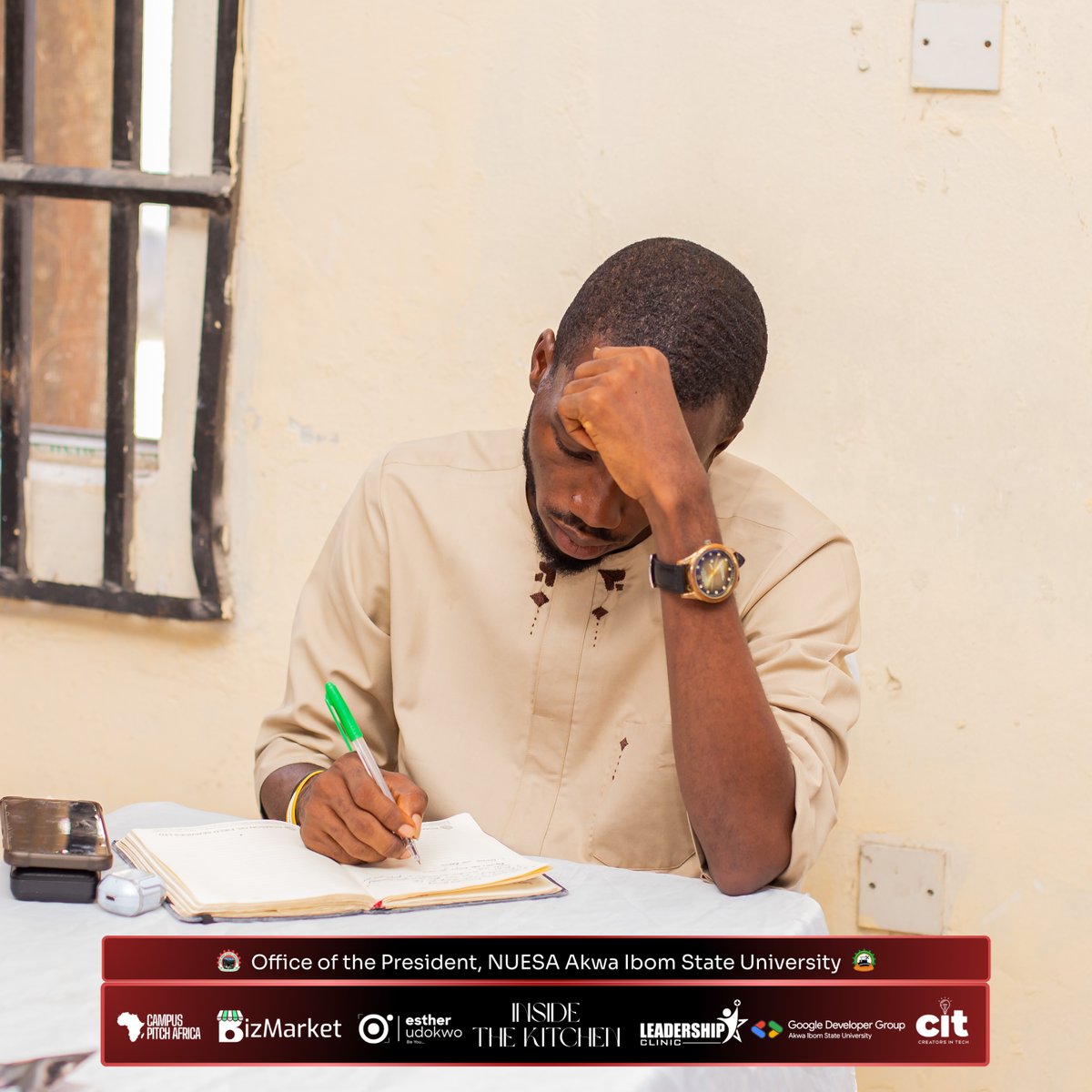 CampusPitch's tweet photo. Their pens didn't stop moving.✍️
Their faces stayed focused.✨
There is a specific kind of energy in a room when 30+ people realize their story is worth millions and we captured these moments of pure intentionality at the masterclass.
#Insidethekitchen #CampusPitchAfrica #AKSU https://t.co/7THBvHGoVH