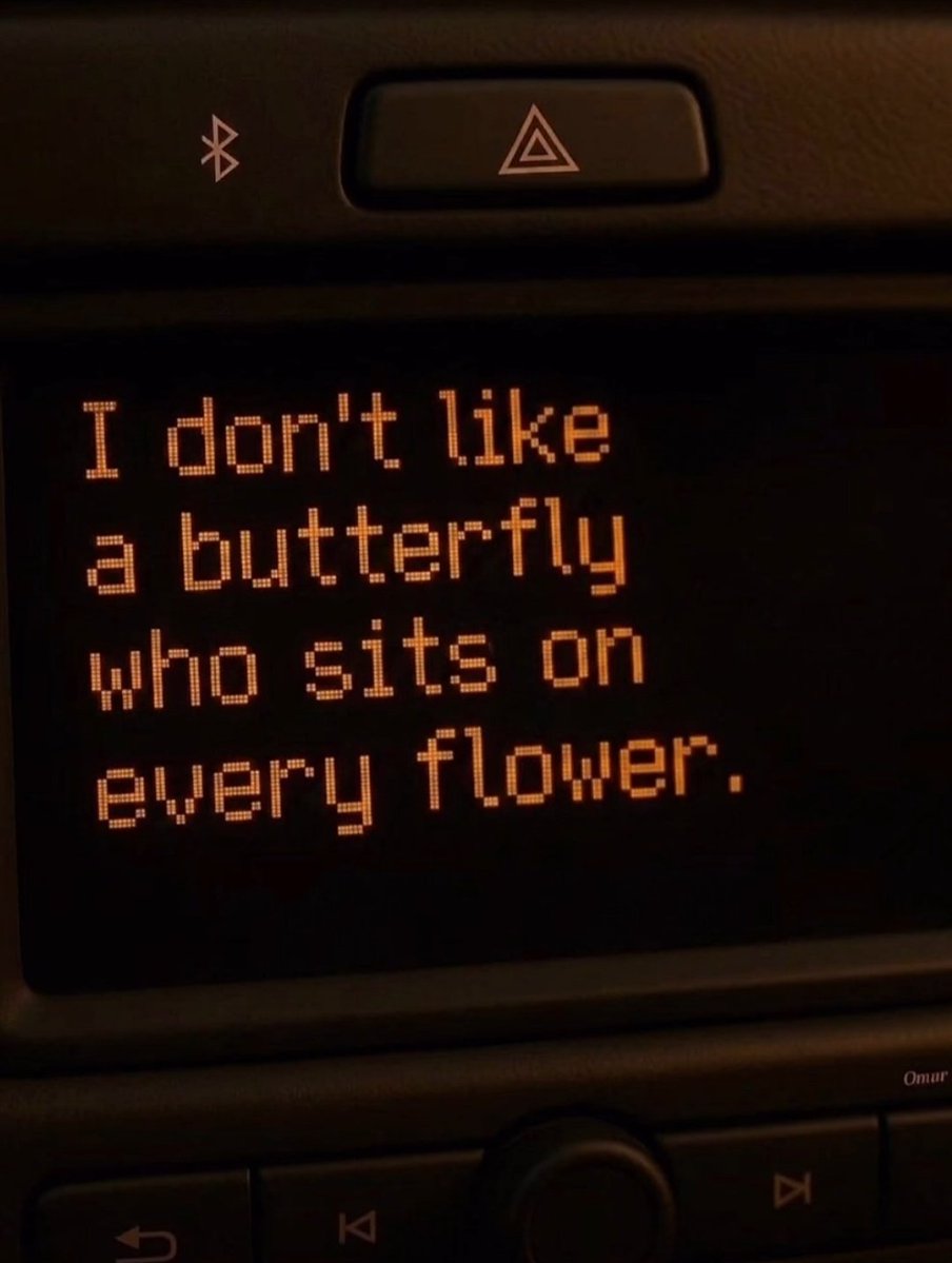 Mini Archillect tweet media