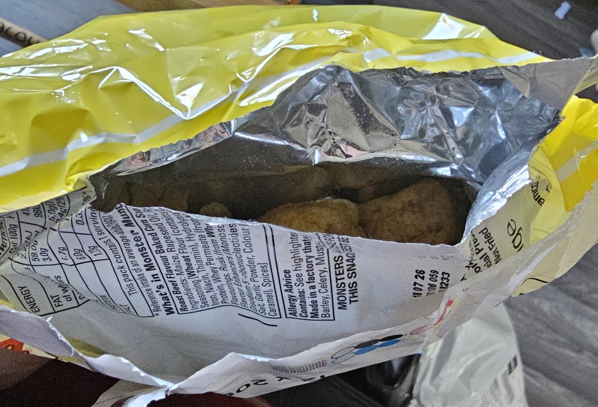 MarkItIsThen's tweet photo. @walkers_crisps opened a multi pack only for one of the bags inside to be glued to the packaging please do better as a pack could have been wasted https://t.co/24ZfcBIrAT