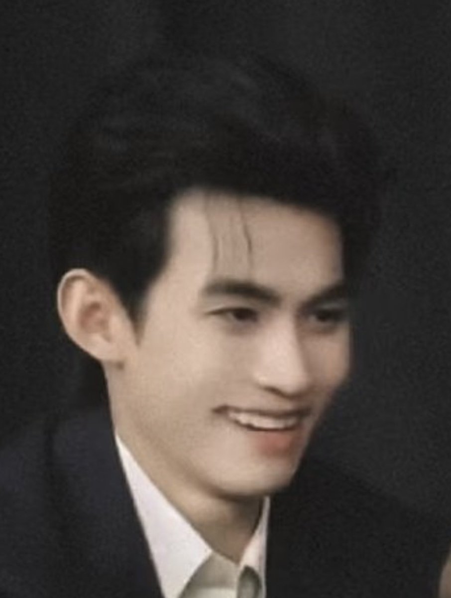 ユンチのこの顔🤣
家族めちゃくちゃ仲良しなんだろうな💕楽しそうで良き