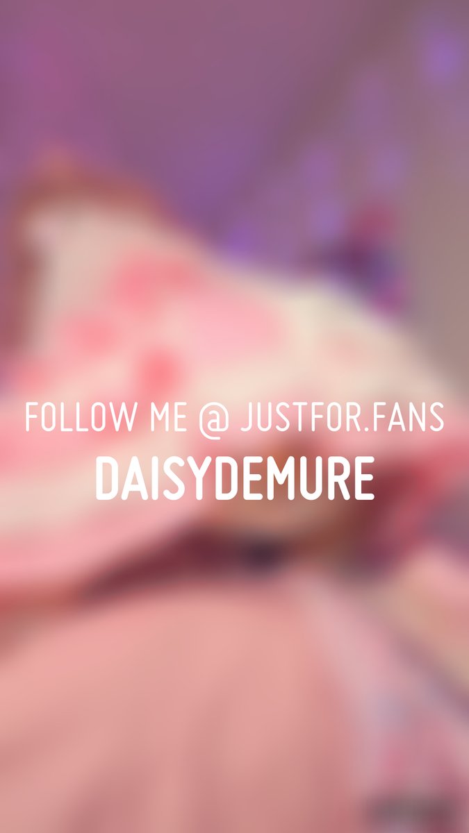 Spank it or sniff it?...

See this and more at:
justfor.fans/DaisyDemure?So…