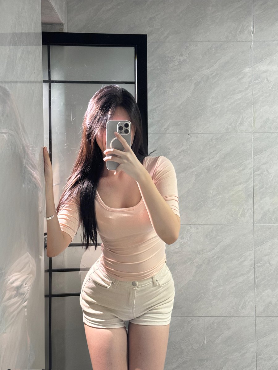 pretty daee. tweet media