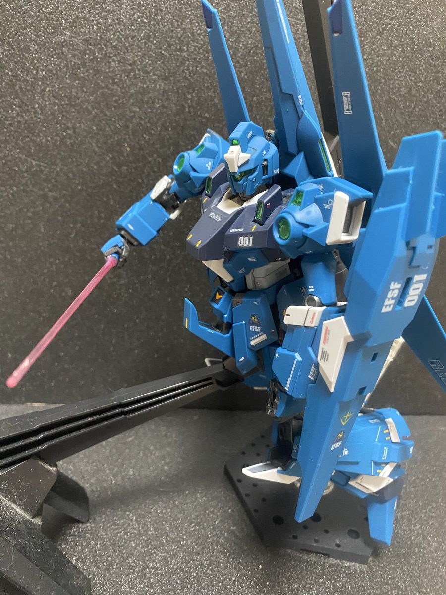 silveriin's tweet image. リゼル隊長機(コマンダータイプ)出来たよーヾ(๑╹◡╹)ﾉ"
うぐぅ…カッコいい…正味、HGリゼルで十分カッコいいからスルーしてもいいんだけど、とか思ってましたが、こっちはこっちでカッコいいなぁ。 #MG #ガンプラ