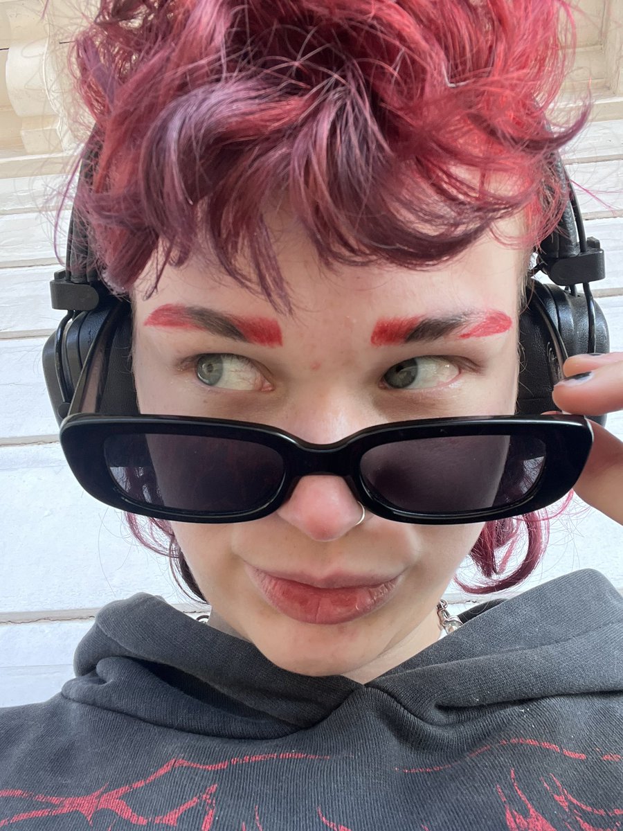 ⛧ 𝖋𝖎 they/them ♥️🖤 tweet media