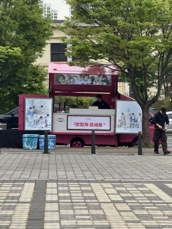 perts | comms open tweet media