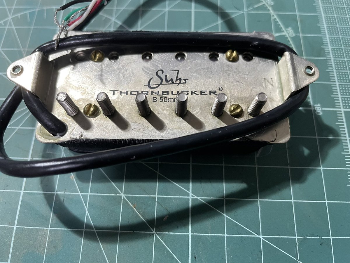 GypsyZenn's tweet image. SSH用に選定したミドル出力のsuhrのThornbucker なかなかいい感じです!!

#suhr
#Thornbucker #PeteThorn
#guitar
#ギター