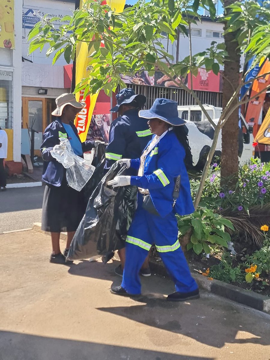 hut_green's tweet photo. Happening this week @ZITF1 , our waste management team is on the ground sorting and recycling waste ! So far we have collected 5 tonnes of PET and counting ! 
#recycle https://t.co/YT8m0psaCl