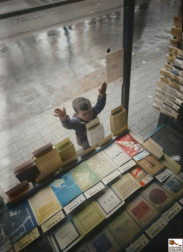 CatalunyaColor's tweet image. Barcelona, 1932. Bon Sant Jordi🌹