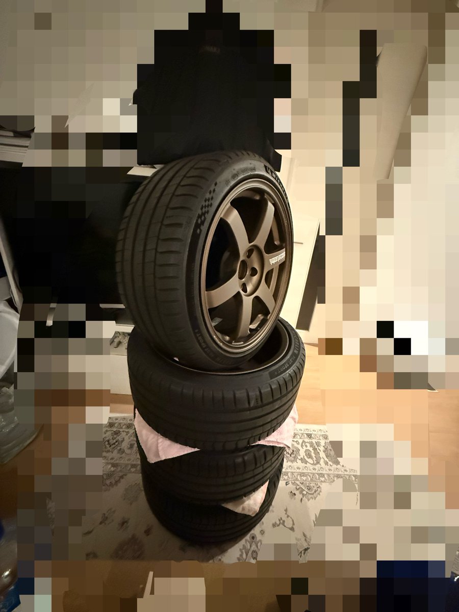 _shi_chi_'s tweet photo. My New Gear…

9Jx18+45 + 255/35ZR18

RAYS Volkracing TE37 saga S-Plus
ミシュラン Pilot Sports 5

WRX S4 VAG (C型)

#スバル #WRX #RAYS #ミシュラン https://t.co/Kqh9fx3dG2