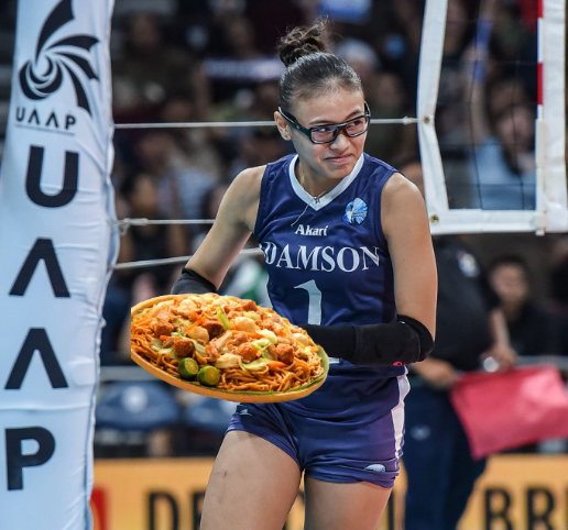 gablavia's tweet photo. Shaina Nitura’s pancit order has already arrived in San Marcelino. One more set for UST and she’s delivering it straight to España 🔥 #UAAPSeason88 https://t.co/zRQztTjh7j