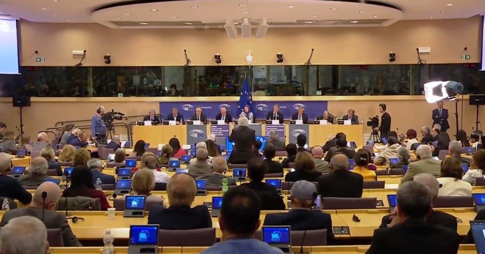 SamaeiSima's tweet image. کنفرانس در پارلمان اروپا با حضور خانم مریم رجوی
اقدام عملی برای توقف اعـ دام‌ها اتحادیه اروپا درکجا ایستاده است؟
A crucial moment at the European Parliament. The EU's support for the Iranian people's democratic aspirations is vital for global stability. 
#فوری
#NCRIAlternative