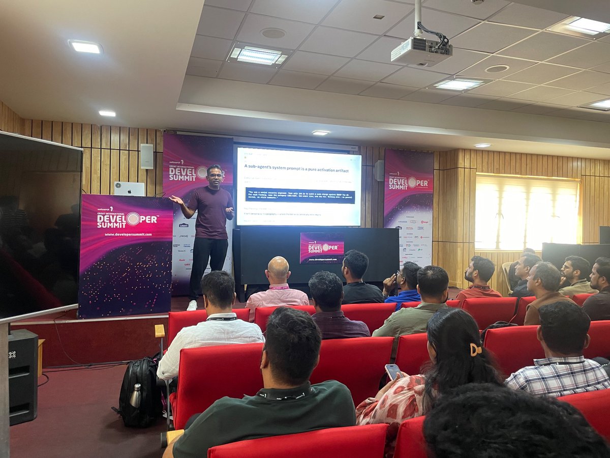 eMalaGupta's tweet image. House full for @ragunathjawahar at @developersummit, presenting interesting facts about ‘Context Management for everyday software development’. #GIDS