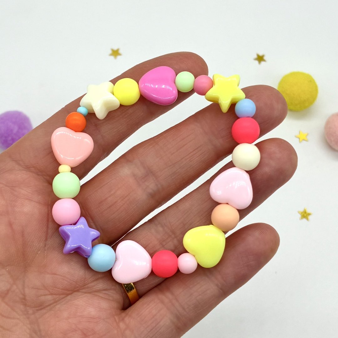 madebyjaneB's tweet image. Pastel rainbow candy stars and heart bracelet stack ✨✨✨💗🌈

etsy.com/shop/madebyjan…

#elevenseshour #shopindie #beadedbracelet #handmade #jewellery #giftsforher #giftsforgirl #giftsfordaughter #etsyfinds #birthdaygifts