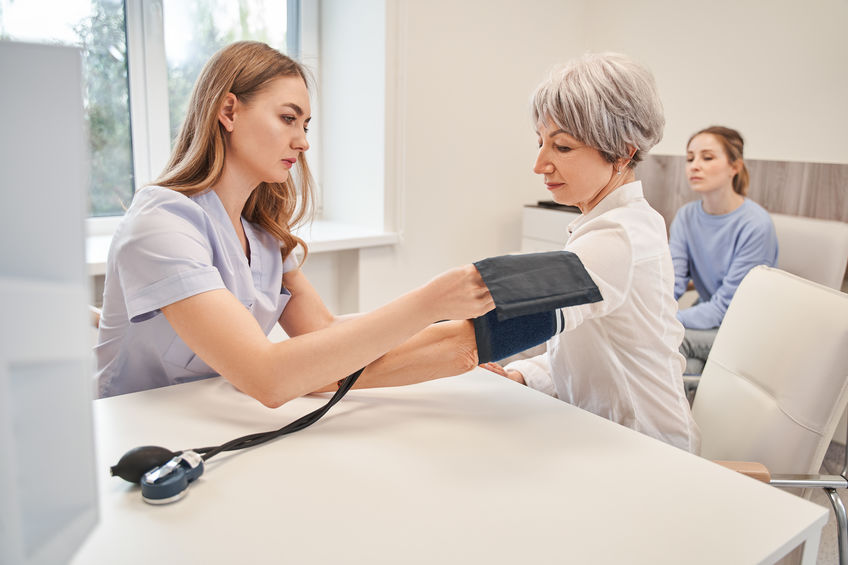 CfmSherman's tweet image. A Closer Look At Your Blood Pressure
Lowering blood pressure naturally is crucial for heart health. Adopt these simple changes for a healthier heart.
#bloodpressure #healthyheart #cfmsherman
zurl.co/Yc6Qi